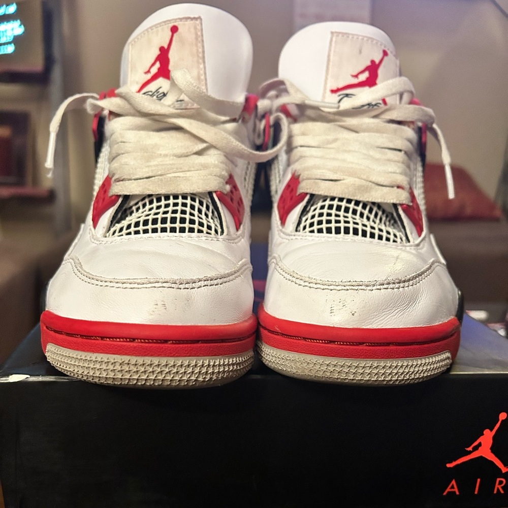 Nike Air Jordan 4 Retro Like new in box